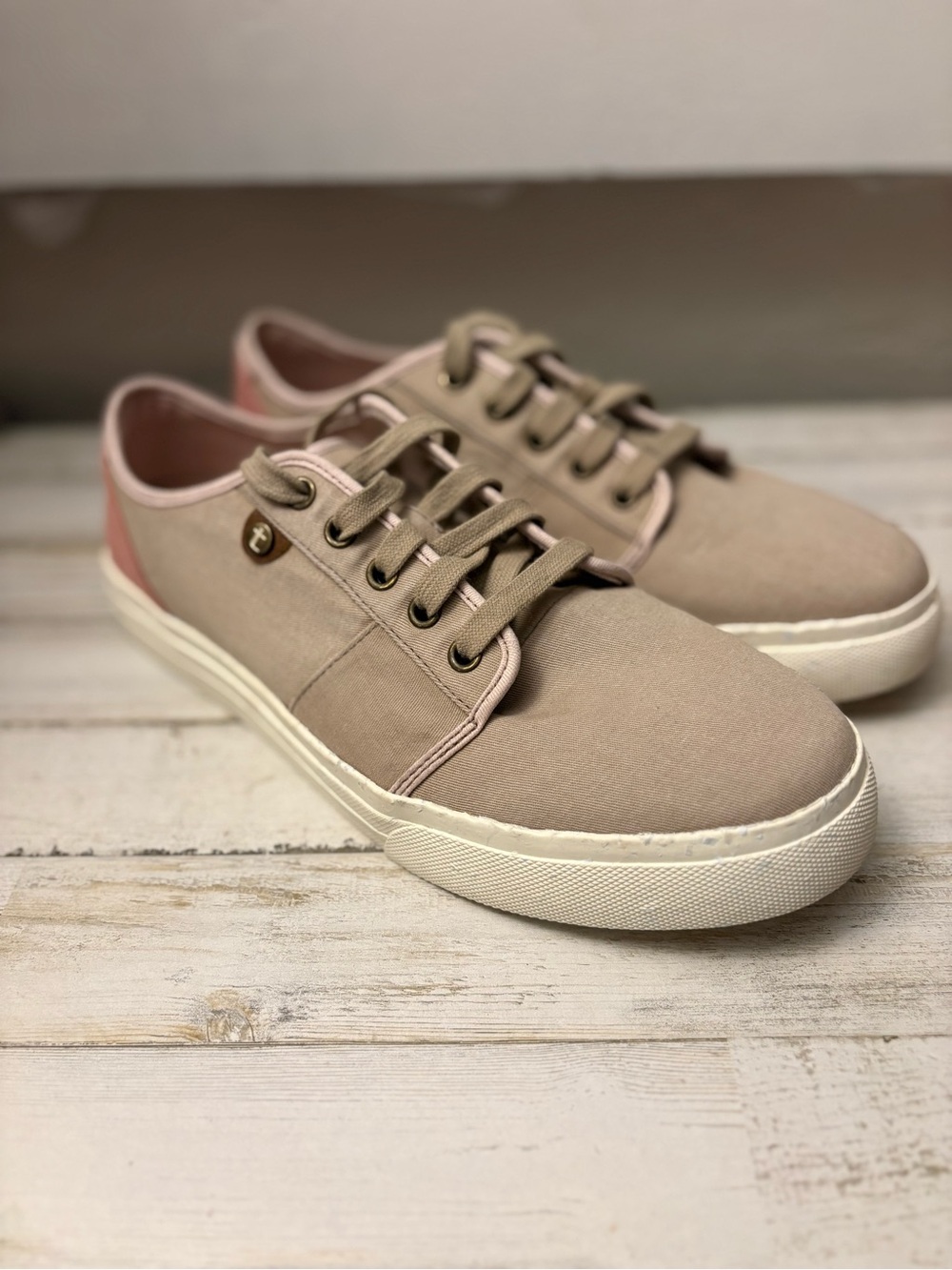 Taos Footwear Taupe and Pink Women's Sneakers
